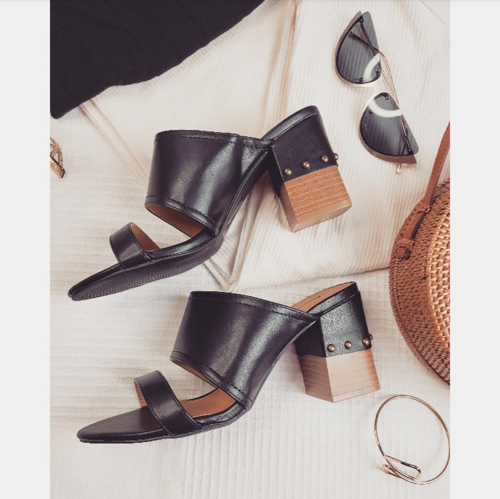 🚨SUMMER collection// double strap black heel - Picture 4 of 8
